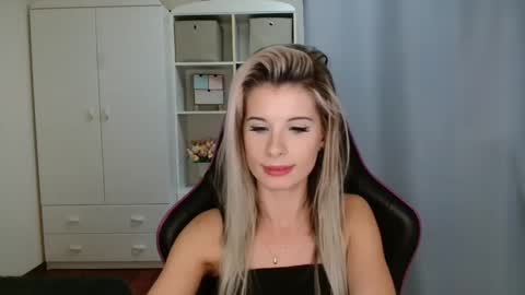 KristineAmore online show from November 25, 7:36 pm