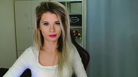 KristineAmore online show from January 13, 7:35 am