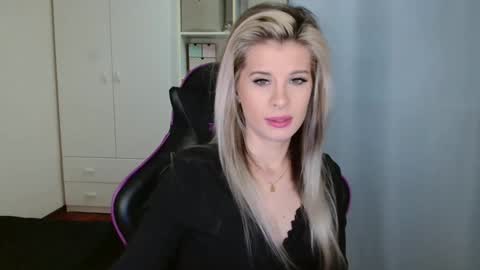 KristineAmore online show from March 3, 7:14 am