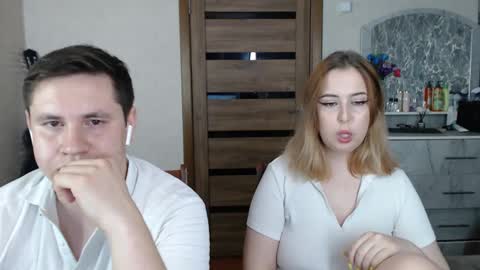 Snapshot of kristy_fran chatting on February 15, 7:39 pm Kristy online show from February 15, 7:39 pm