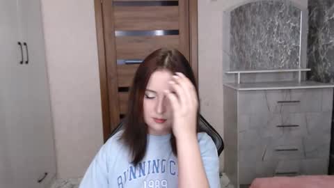 Snapshot of kristy_fran chatting on November 23, 10:09 pm Kristy online show from November 23, 10:09 pm