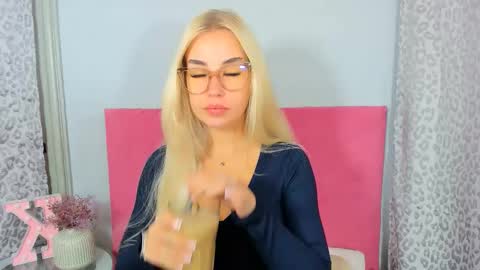 KristyFlowers online show from October 18, 5:10 am