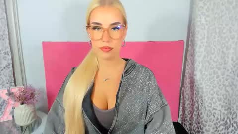 KristyFlowers online show from October 21, 2:18 pm