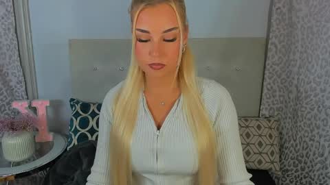 KristyFlowers online show from June 7, 2:21 pm