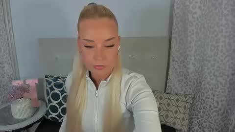 KristyFlowers online show from July 23, 3:43 pm
