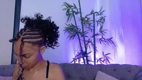 Snapshot of kristyl_paez chatting on December 21, 7:10 pm Cristina online show from December 21, 7:10 pm