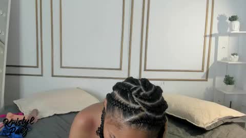 Snapshot of kristyl_paez chatting on January 5, 6:44 pm Cristina online show from January 5, 6:44 pm