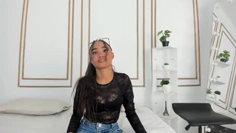 Snapshot of kristyl_paez chatting on March 23, 6:45 pm Cristina online show from March 23, 6:45 pm