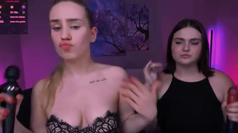 Snapshot of kristylovee chatting on September 15, 2:33 am Kristy online show from September 15, 2:33 am