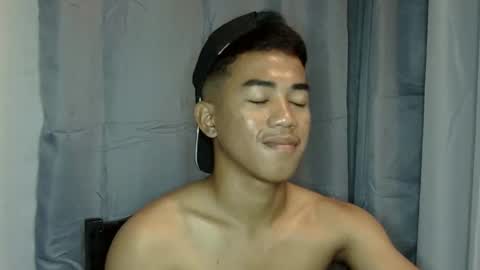 Snapshot of kritthanarkorn chatting on November 26, 2:40 pm kritthanarkorn online show from November 26, 2:40 pm