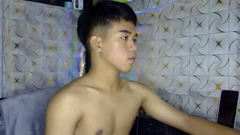 kritthanarkorn online show from March 6, 10:39 pm