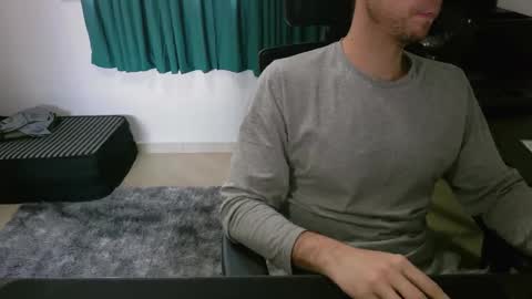 Snapshot of krocr_iras chatting on November 8, 3:01 pm Lucas Edu online show from November 8, 3:01 pm