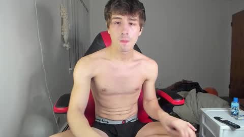 Snapshot of kroddy1985 chatting on December 22, 5:37 am Brayden Thompson online show from December 22, 5:37 am