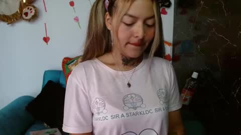 Snapshot of kronikafuckass chatting on December 15, 12:28 pm kronikafuckass online show from December 15, 12:28 pm