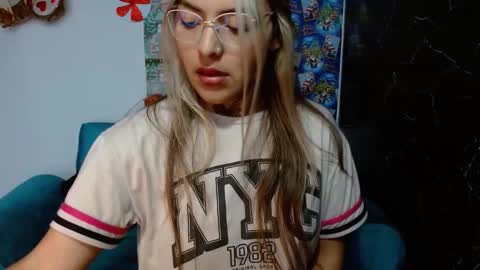 Snapshot of kronikafuckass chatting on December 24, 12:33 pm kronikafuckass online show from December 24, 12:33 pm