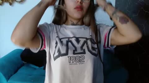 Snapshot of kronikafuckass chatting on January 18, 1:40 pm kronikafuckass online show from January 18, 1:40 pm