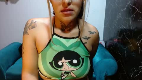 Snapshot of kronikafuckass chatting on January 22, 12:38 am kronikafuckass online show from January 22, 12:38 am