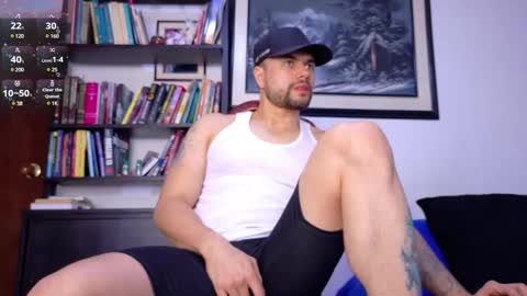 Snapshot of kroy_wood chatting on January 15, 1:09 pm Kroy Wood online show from January 15, 1:09 pm