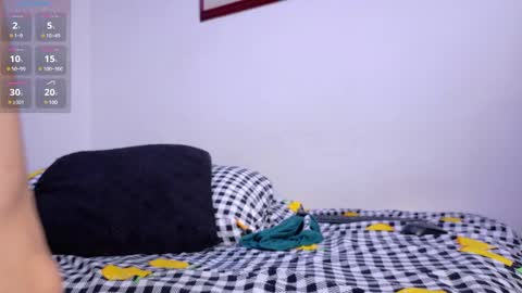 Snapshot of kroy_wood chatting on January 21, 7:17 pm Kroy Wood online show from January 21, 7:17 pm