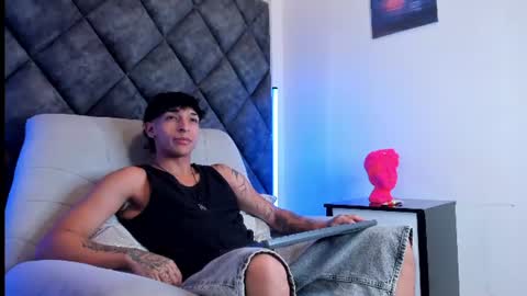 Kroy Wave  Muscle Tattoos Latino online show from July 8, 3:55 am