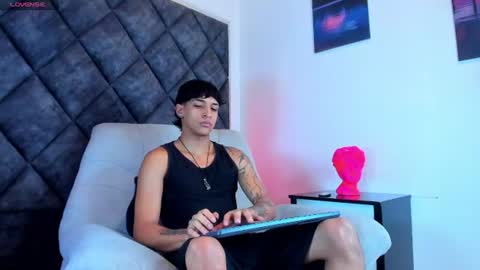 Kroy Wave  Muscle Tattoos Latino online show from July 22, 3:20 am