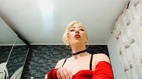 Snapshot of krystal_desire chatting on January 3, 7:07 pm krystal desire online show from January 3, 7:07 pm