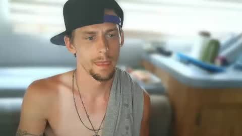 krytiar1992 online show from June 6, 2:44 pm