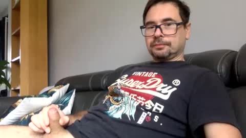 Snapshot of krzysztof1977 chatting on December 21, 11:06 am krzysztof1977 online show from December 21, 11:06 am