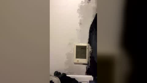 Snapshot of kshj963 chatting on December 21, 3:46 am kshj963 online show from December 21, 3:46 am