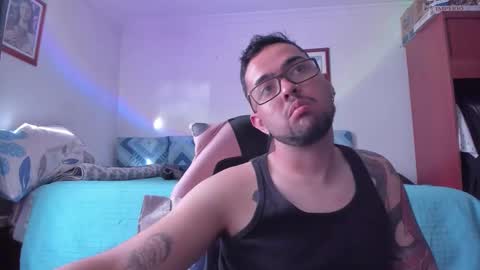 Snapshot of kssam772 chatting on October 6, 9:01 pm Sam monitor de modelos independientes online show from October 6, 9:01 pm