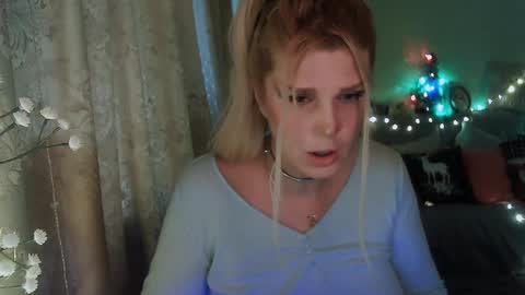 Snapshot of kudesnizza chatting on December 6, 10:49 am Annika MTF ts post -op online show from December 6, 10:49 am