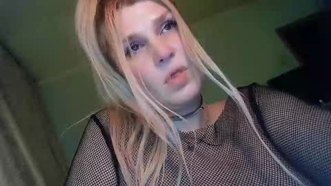 Snapshot of kudesnizza chatting on February 9, 2:18 pm Annika MTF ts post -op online show from February 9, 2:18 pm
