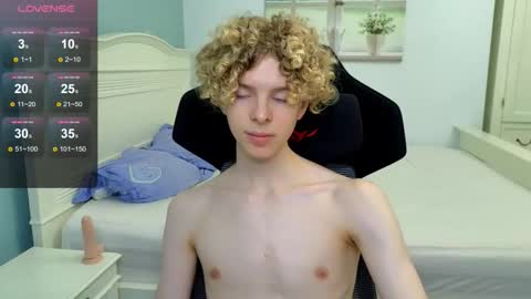 Snapshot of kudi_j chatting on October 25, 5:30 pm Kudi online show from October 25, 5:30 pm