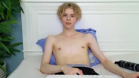 Snapshot of kudi_j chatting on November 7, 8:09 pm Kudi online show from November 7, 8:09 pm