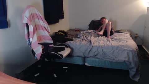 Snapshot of kuggy570 chatting on June 5, 11:32 pm Kuggy online show from June 5, 11:32 pm