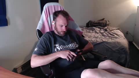 Snapshot of kuggy570 chatting on June 9, 10:54 pm Kuggy online show from June 9, 10:54 pm