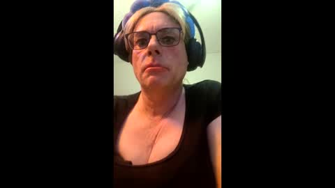 kullinky69 online show from December 19, 4:30 am