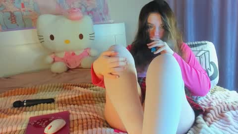 Snapshot of kuraii_ chatting on February 16, 2:18 am Anna online show from February 16, 2:18 am