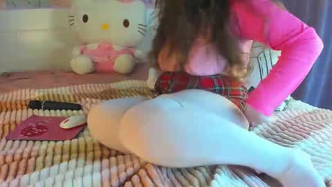 Snapshot of kuraii_ chatting on February 24, 2:20 am Anna online show from February 24, 2:20 am