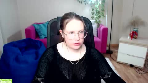 kuri_u online show from February 3, 10:42 am