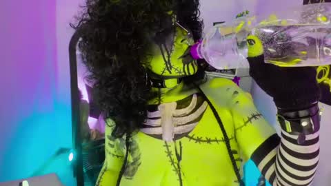 Snapshot of kuromi_bush chatting on May 6, 9:03 am IM KUROMI - MY NEXT STREAM - SATURDAY- 31 JANUARY 2026 - 10PM EST DONT MISS IT online show from May 6, 9:03 am
