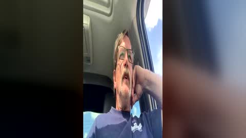 Snapshot of kurt3398 chatting on June 15, 6:32 pm kurt3398 online show from June 15, 6:32 pm
