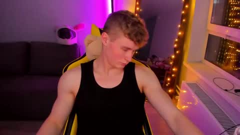 kurt_hanssen online show from April 30, 8:57 pm