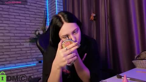 Snapshot of kvetachka chatting on October 22, 1:39 am Kvetachka Thu-Sun 0900am-1500pmGTM2 online show from October 22, 1:39 am