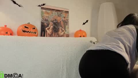 Snapshot of kvetachka chatting on October 29, 1:19 am Kvetachka Thu-Sun 0900am-1500pmGTM2 online show from October 29, 1:19 am