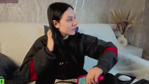 Snapshot of kvetachka chatting on November 5, 1:05 am Kvetachka Thu-Sun 0900am-1500pmGTM2 online show from November 5, 1:05 am