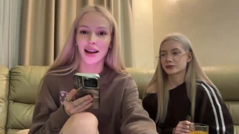 Bella and Alexandra online show from May 8, 11:43 pm