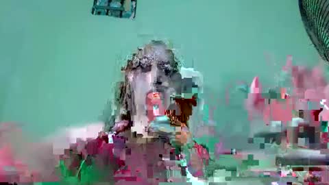 Snapshot of kween_romance chatting on December 30, 9:08 pm Kween online show from December 30, 9:08 pm