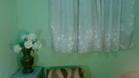 Snapshot of kween_romance chatting on January 28, 12:11 pm Kween online show from January 28, 12:11 pm