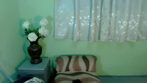 Snapshot of kween_romance chatting on February 4, 3:15 pm Kween online show from February 4, 3:15 pm